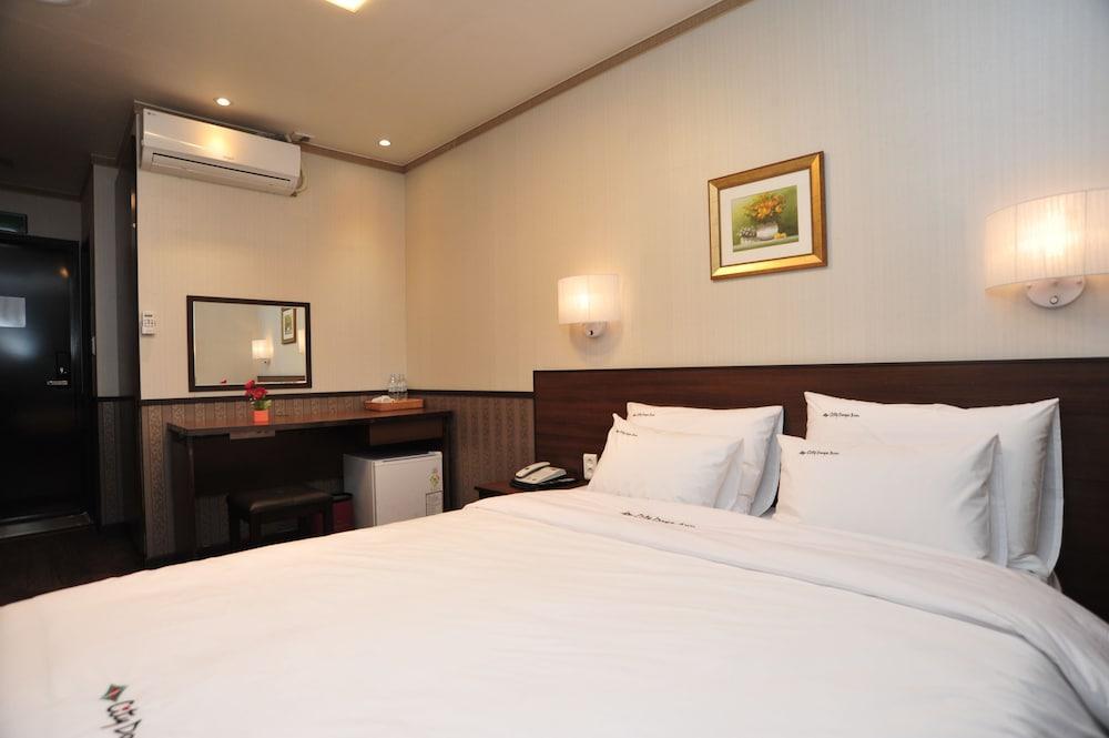 Global Inn Seoul Dongdaemun City Days Inn Exterior photo