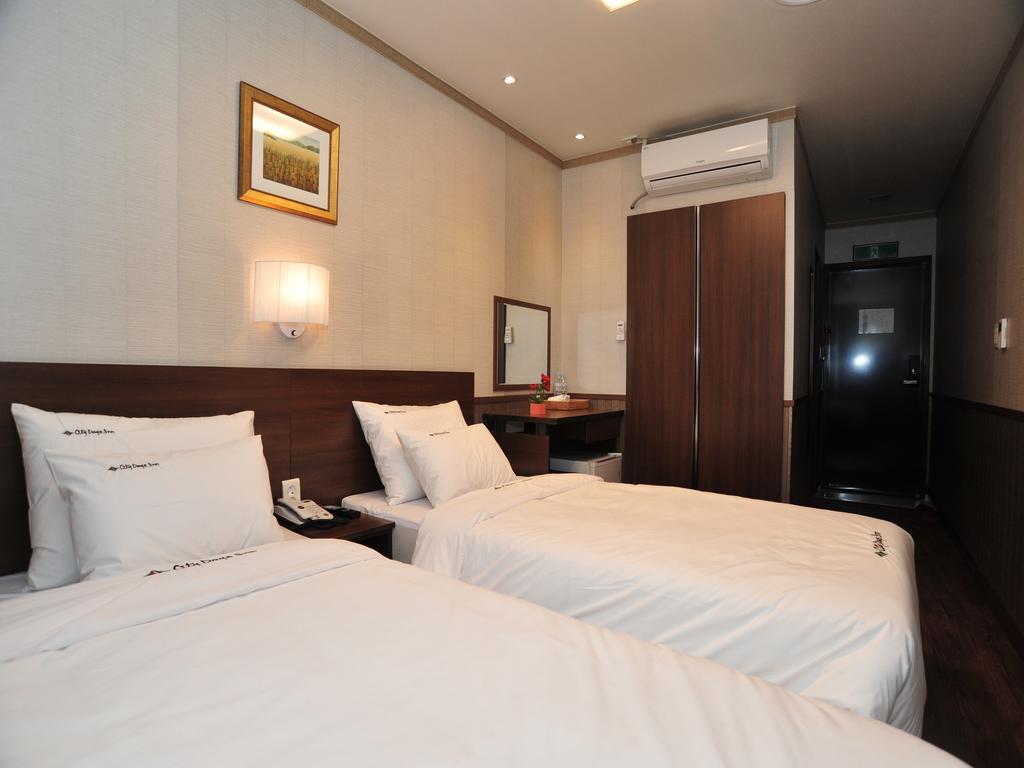 Global Inn Seoul Dongdaemun City Days Inn Room photo