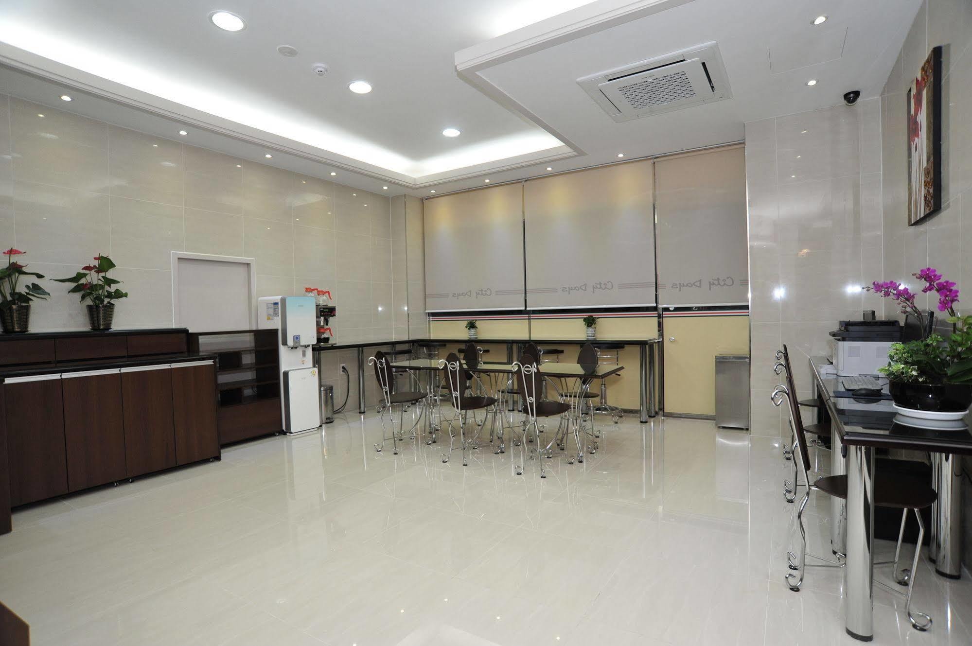 Global Inn Seoul Dongdaemun City Days Inn Exterior photo