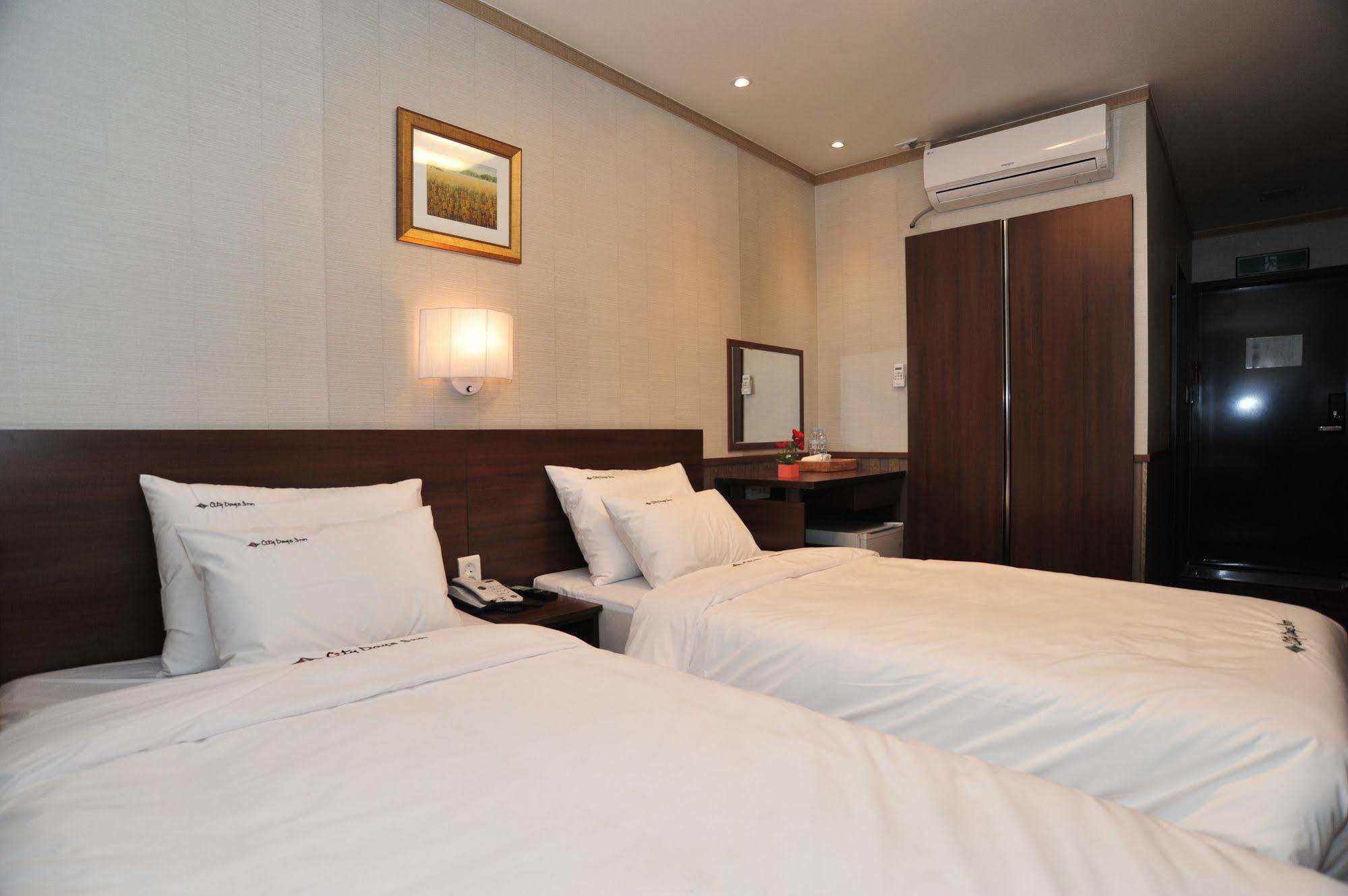 Global Inn Seoul Dongdaemun City Days Inn Exterior photo