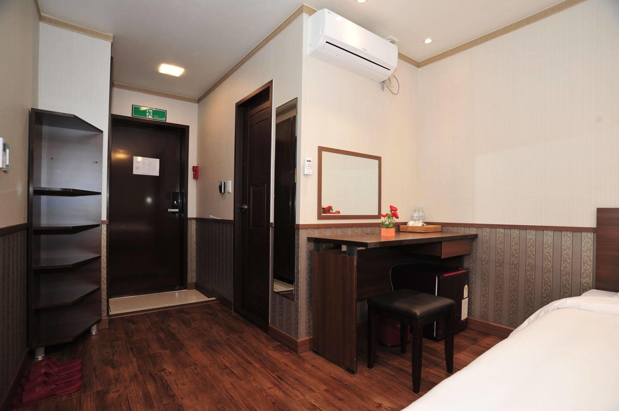 Global Inn Seoul Dongdaemun City Days Inn Exterior photo