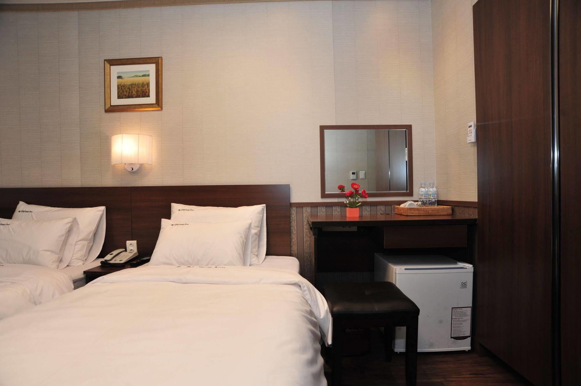 Global Inn Seoul Dongdaemun City Days Inn Exterior photo