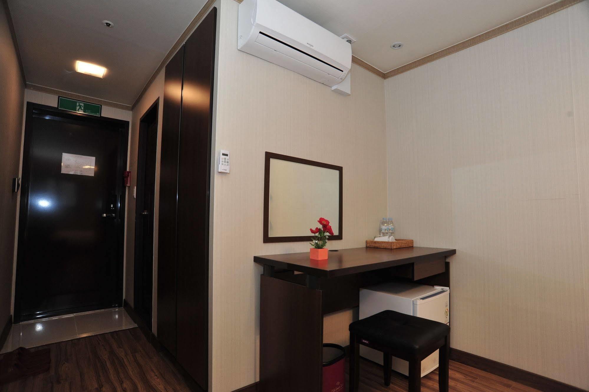 Global Inn Seoul Dongdaemun City Days Inn Exterior photo