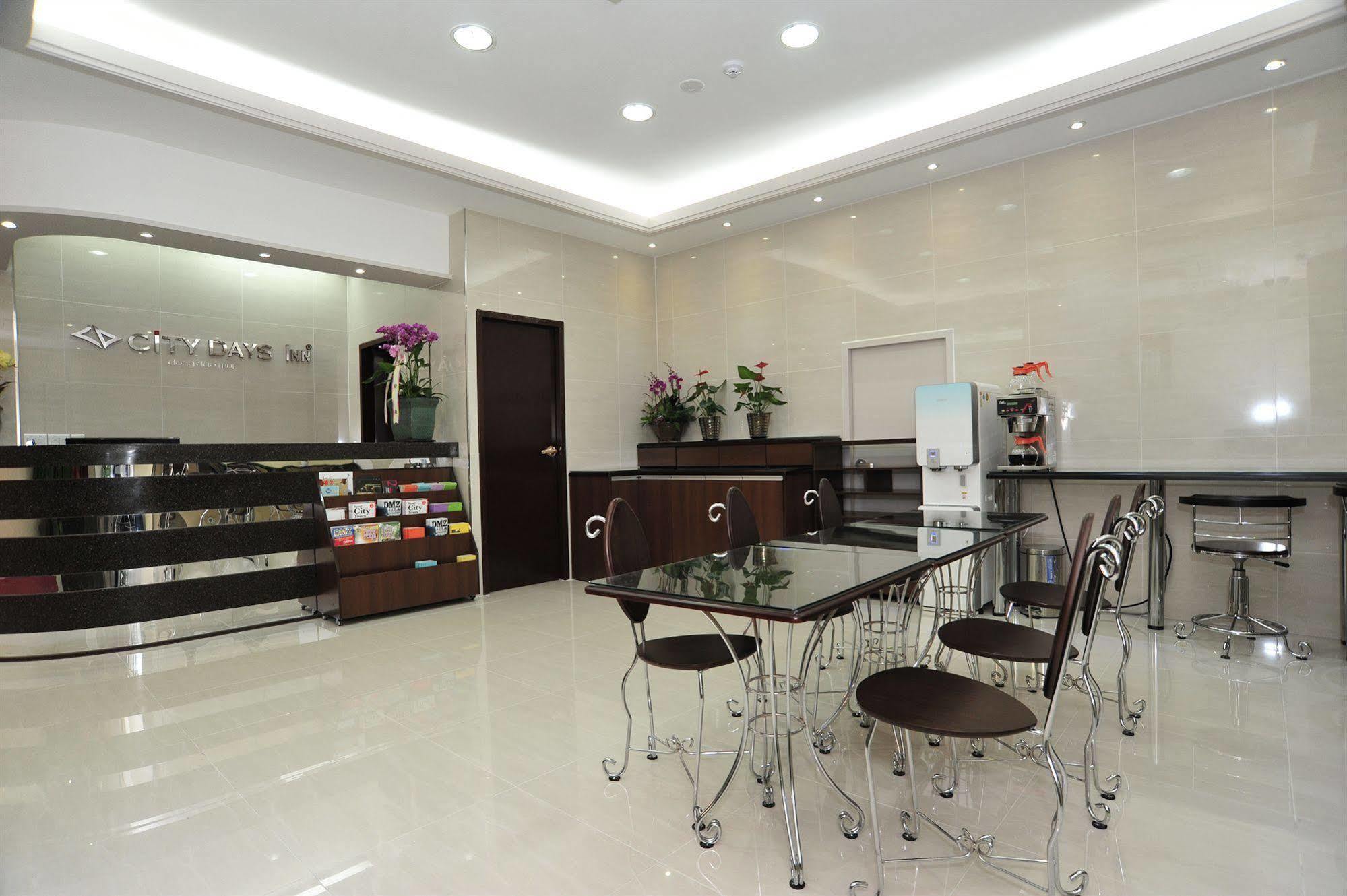 Global Inn Seoul Dongdaemun City Days Inn Exterior photo