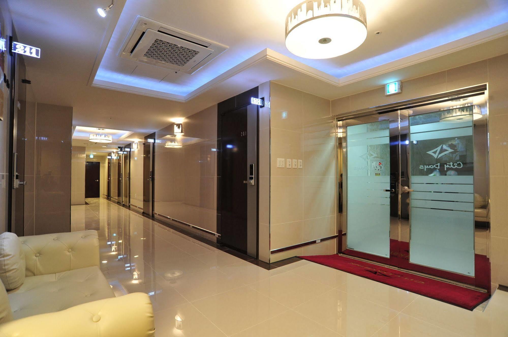 Global Inn Seoul Dongdaemun City Days Inn Exterior photo