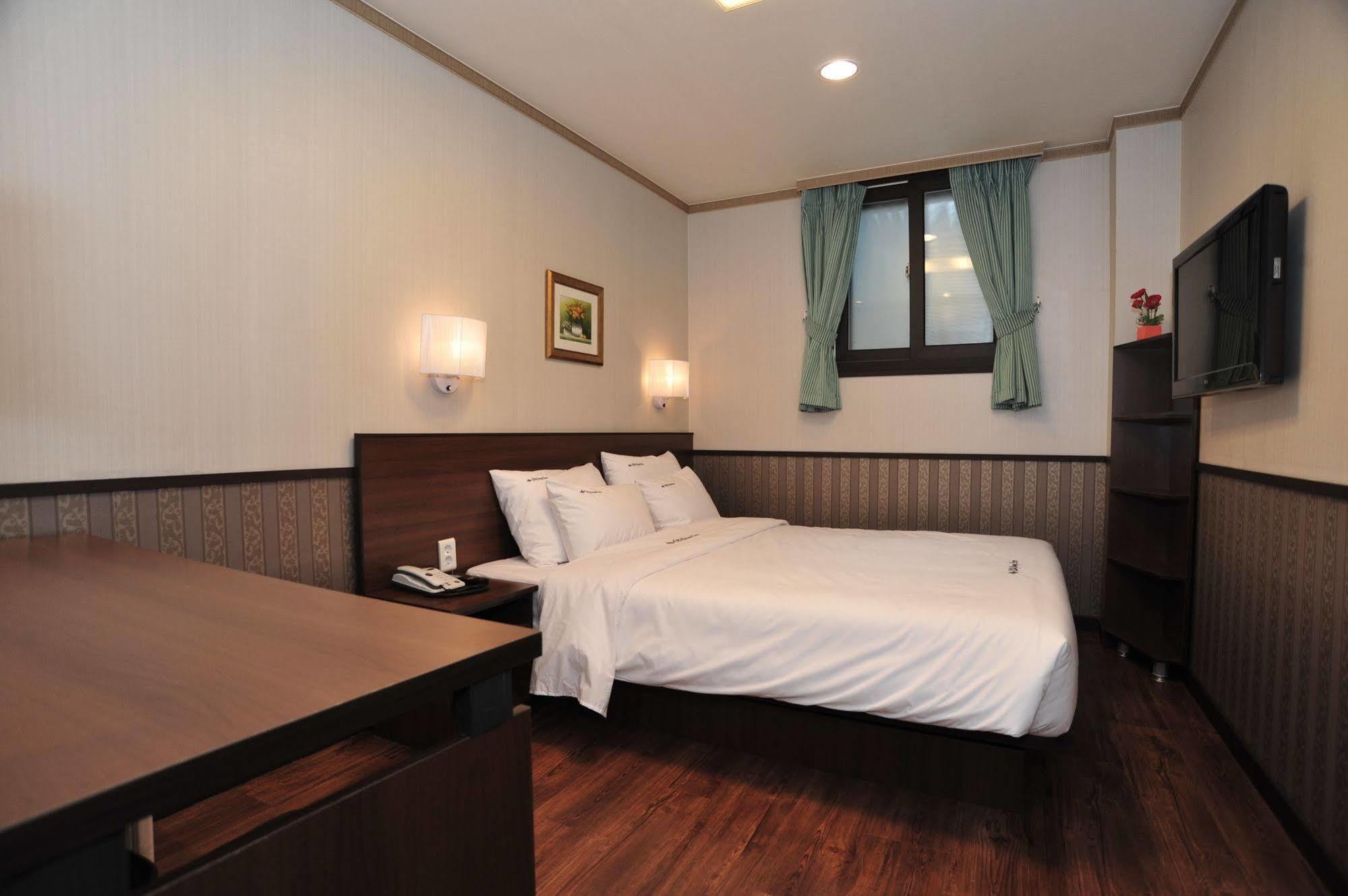 Global Inn Seoul Dongdaemun City Days Inn Exterior photo